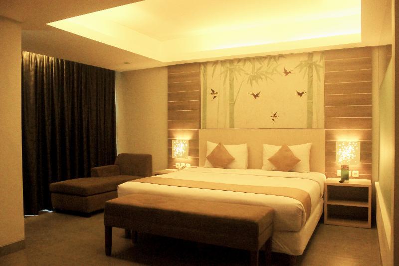 Kyriad Royal Seminyak Exterior foto