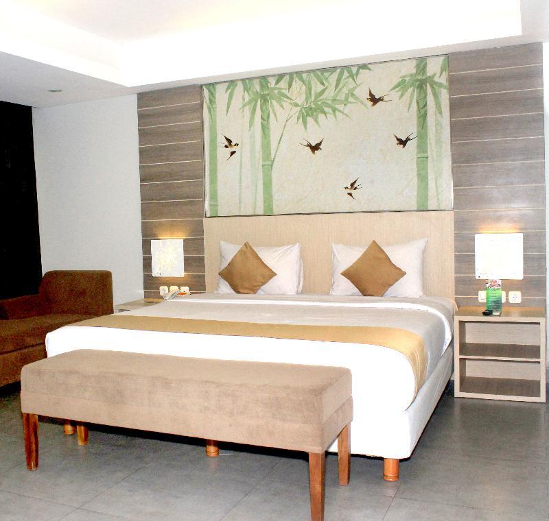 Kyriad Royal Seminyak Exterior foto